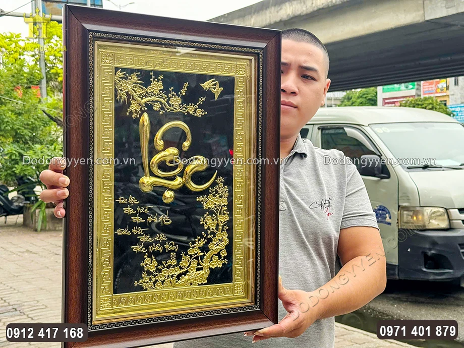 H&igrave;nh ảnh nh&igrave;n nghi&ecirc;ng của bức tranh chữ
